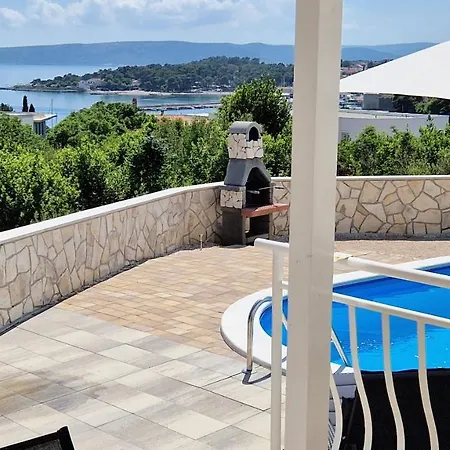 Apartman Karolina * Krk Town