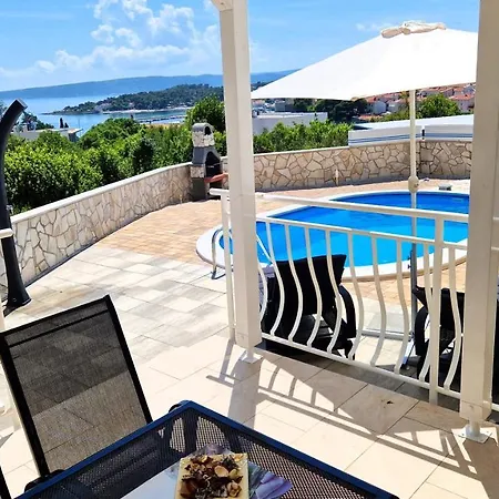 Apartman Karolina * Krk Town