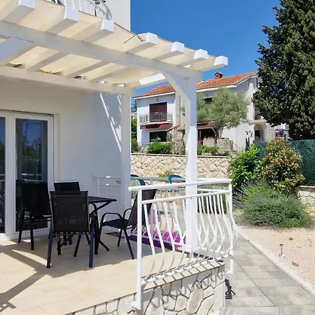 Apartment Apartman Karolina Krk Town